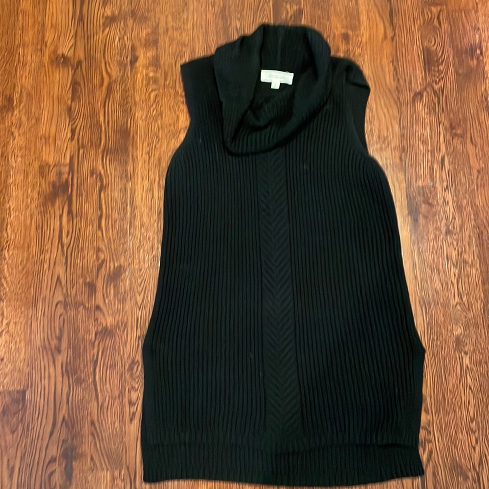 Women’s sleeveless sweater